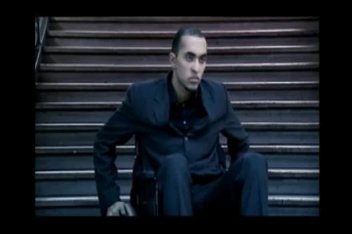 Фото - Farhan Khan: 352x234 / 13 Кб