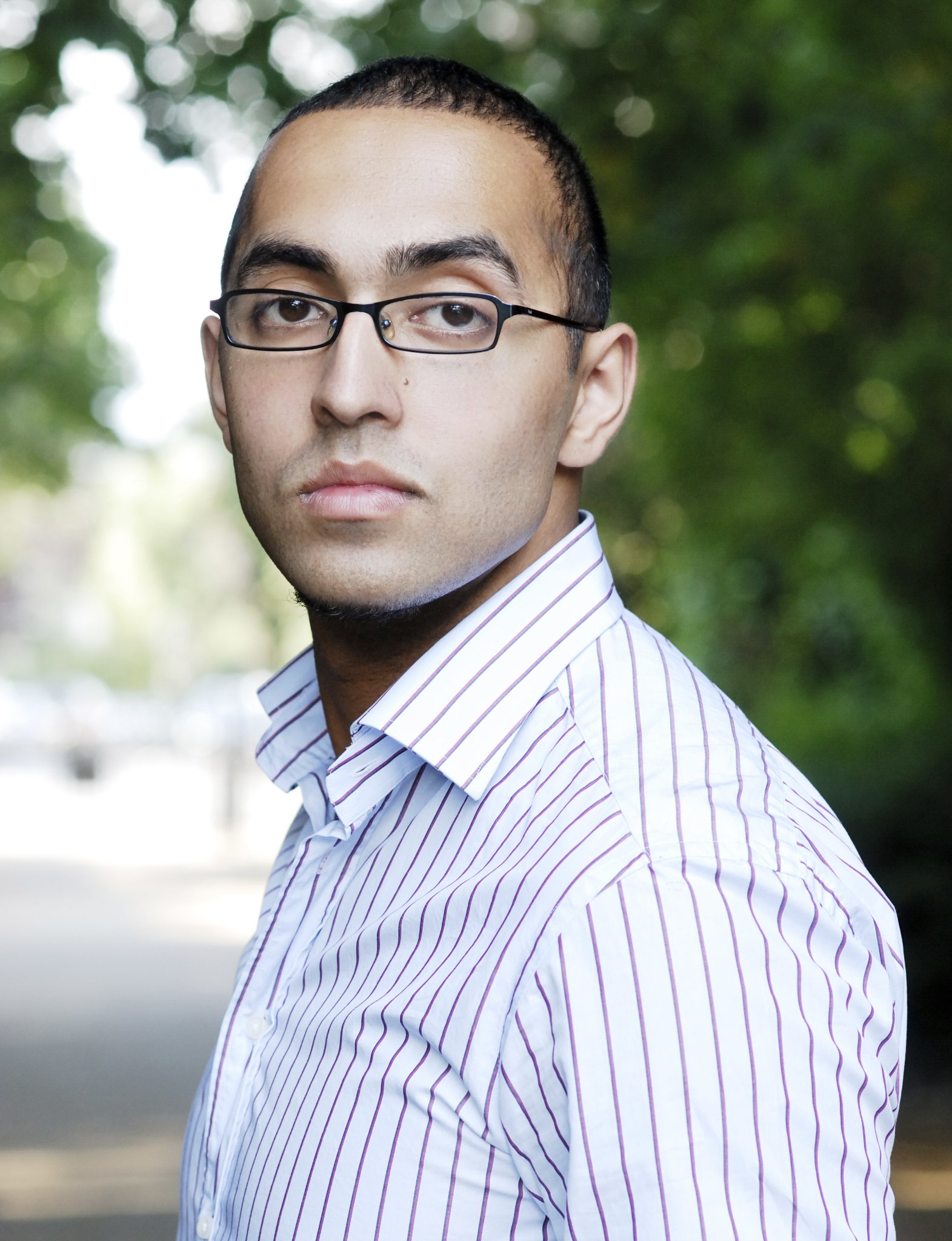 Фото - Farhan Khan: 1571x2048 / 388 Кб