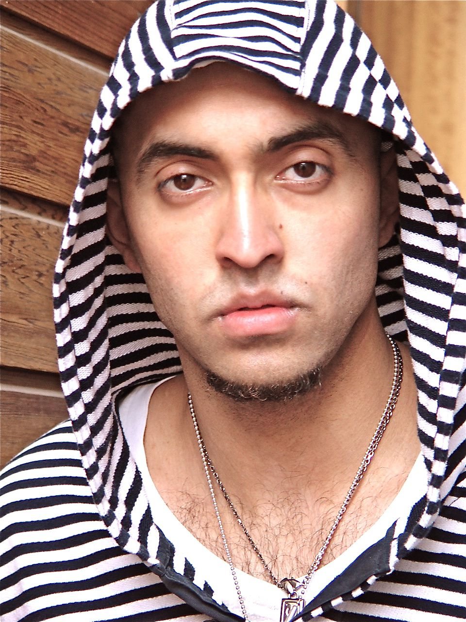 Фото - Farhan Khan: 960x1280 / 280 Кб