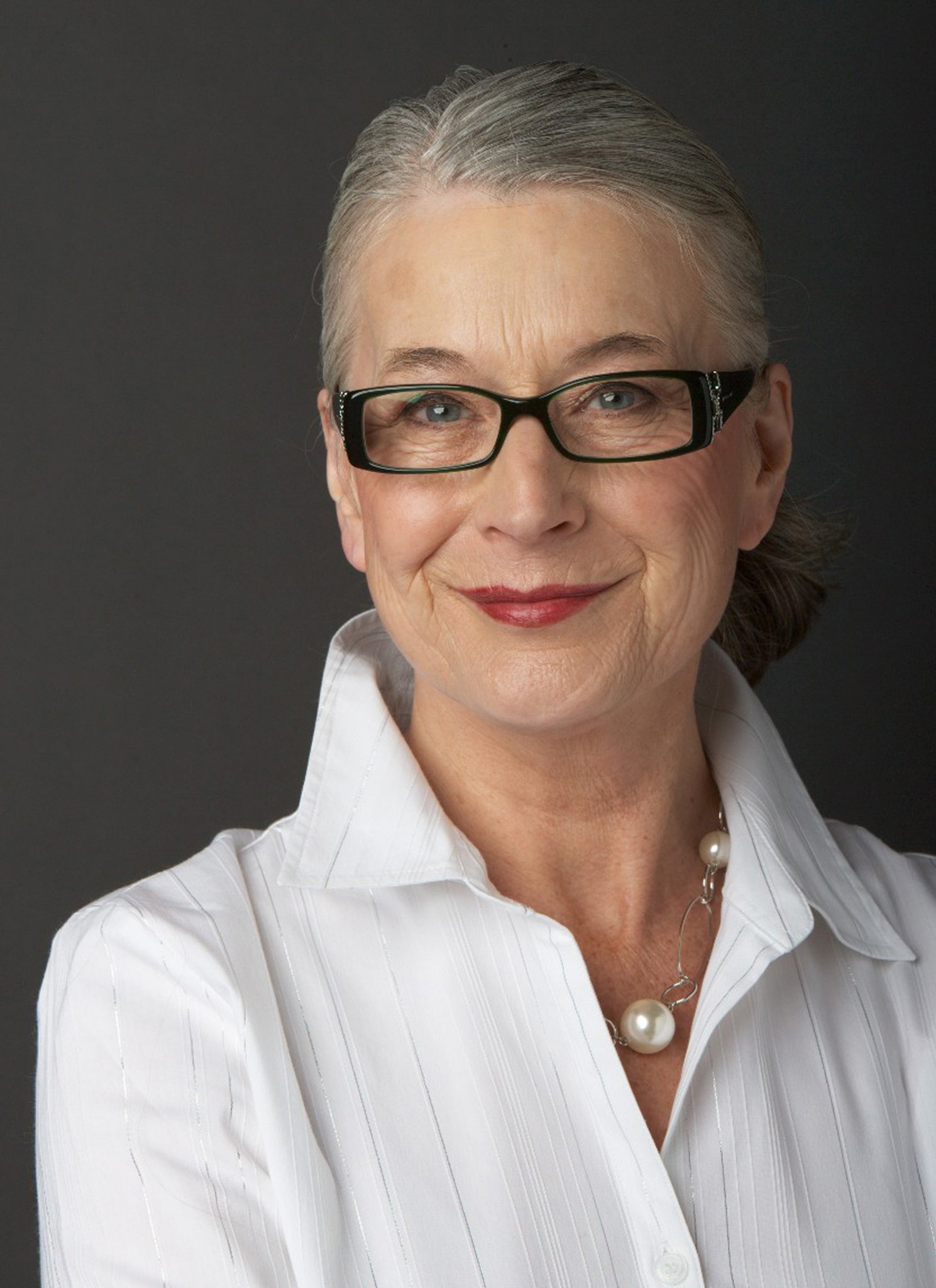 Фото - Maya Waterman: 1489x2048 / 286 Кб