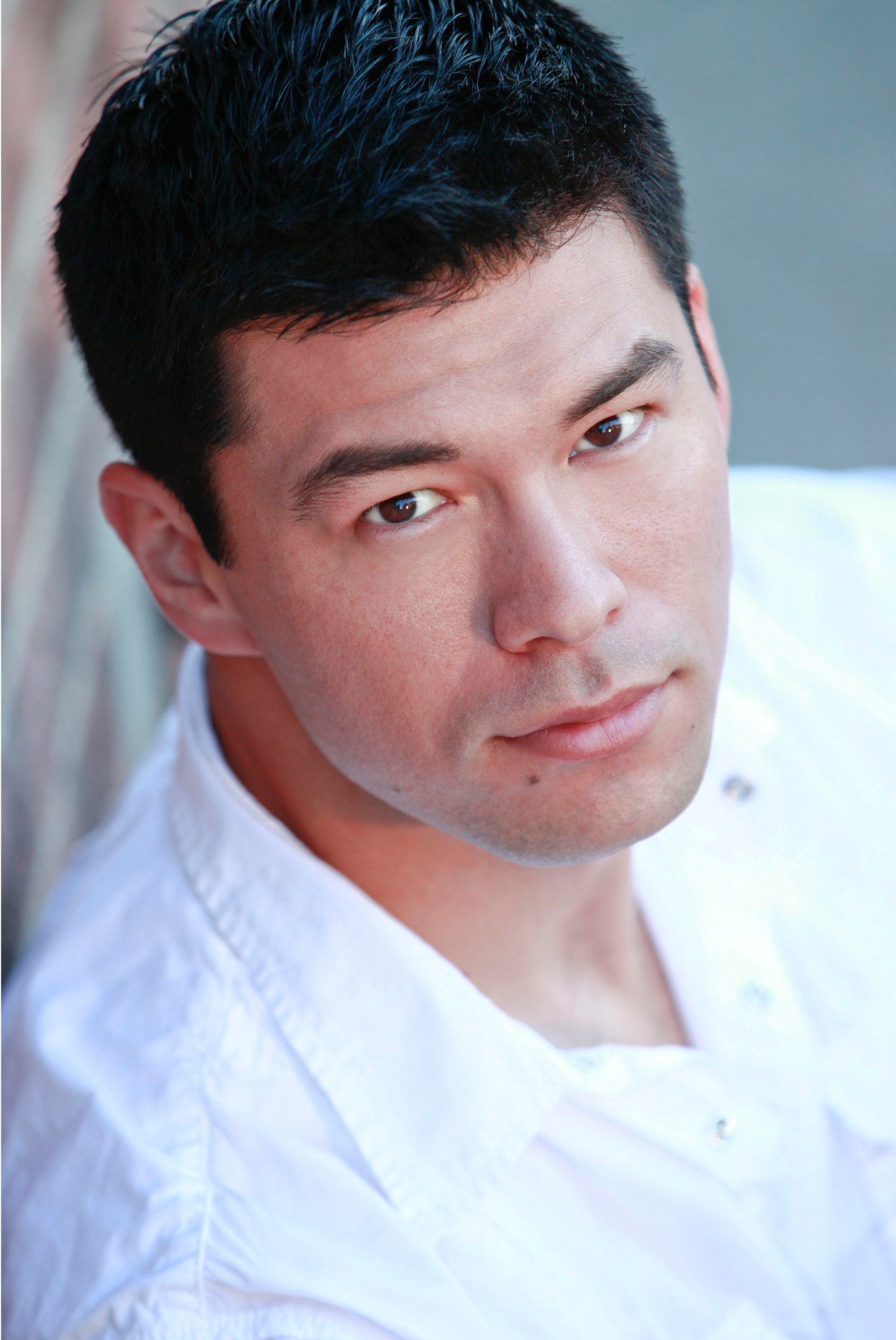 Фото - James Ryen: 1371x2048 / 241 Кб