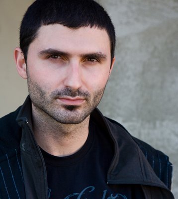 Фото - Naz Aslanian: 358x400 / 23 Кб