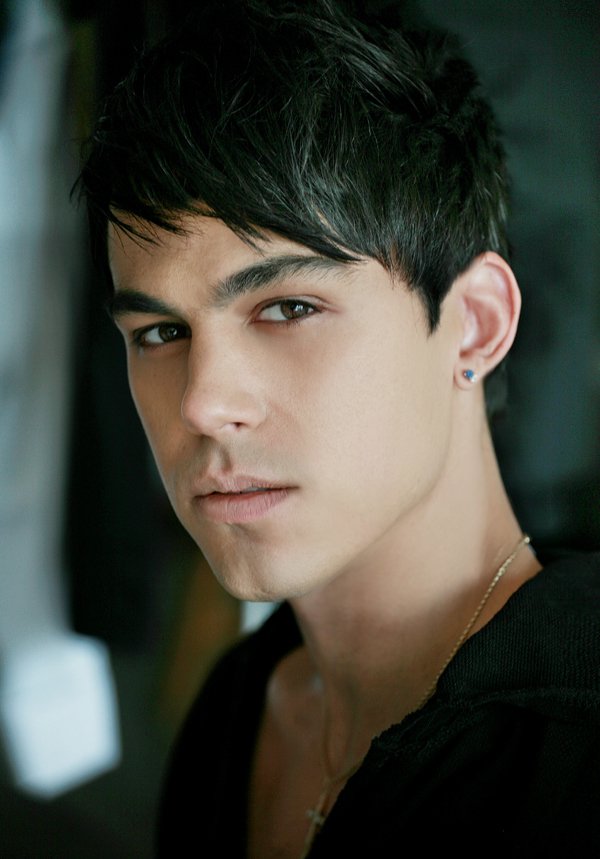 Фото - Морган Бенуа: 600x859 / 62 Кб