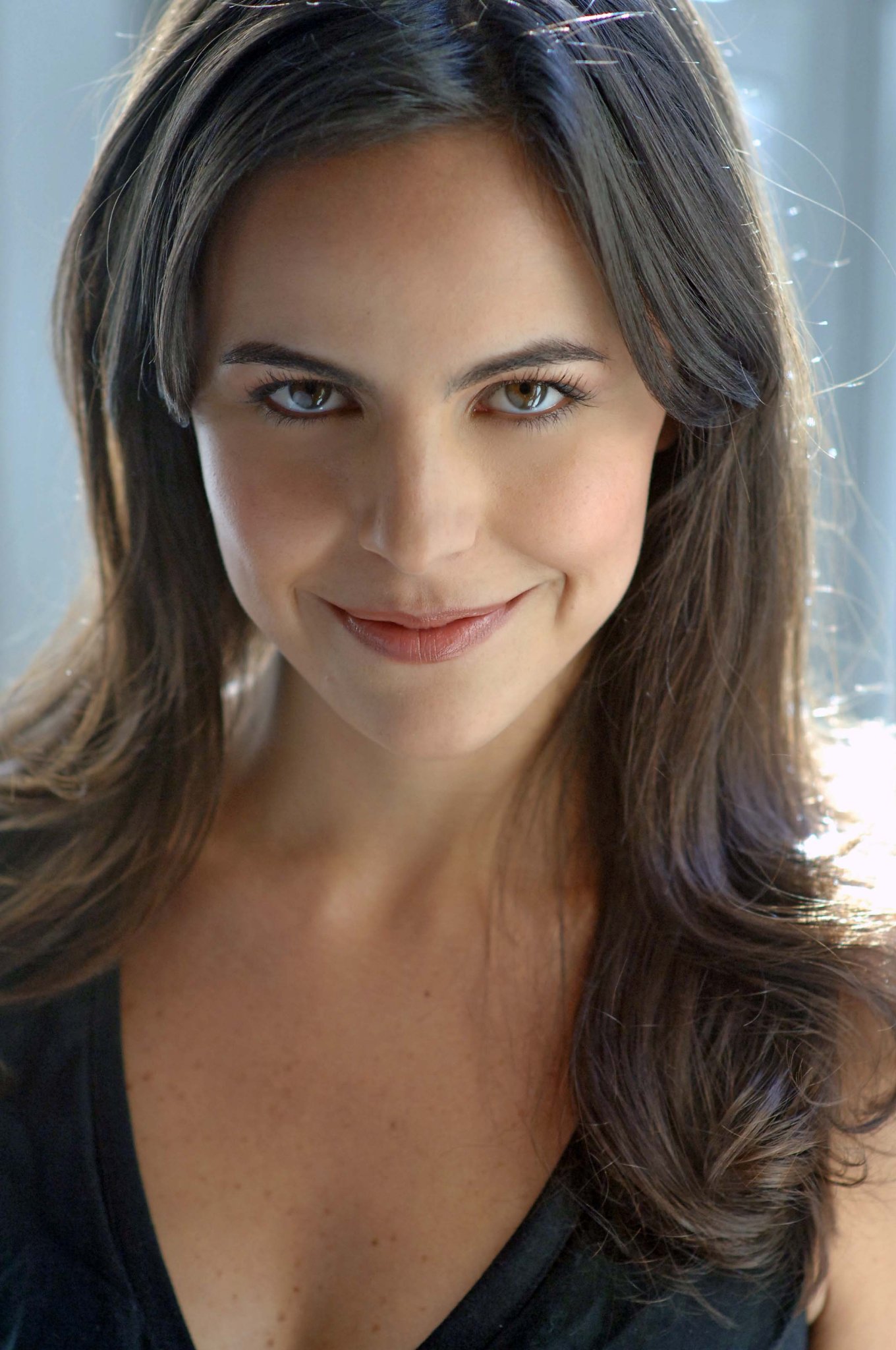 Фото - Alejandra Ambrosi: 1360x2048 / 320 Кб