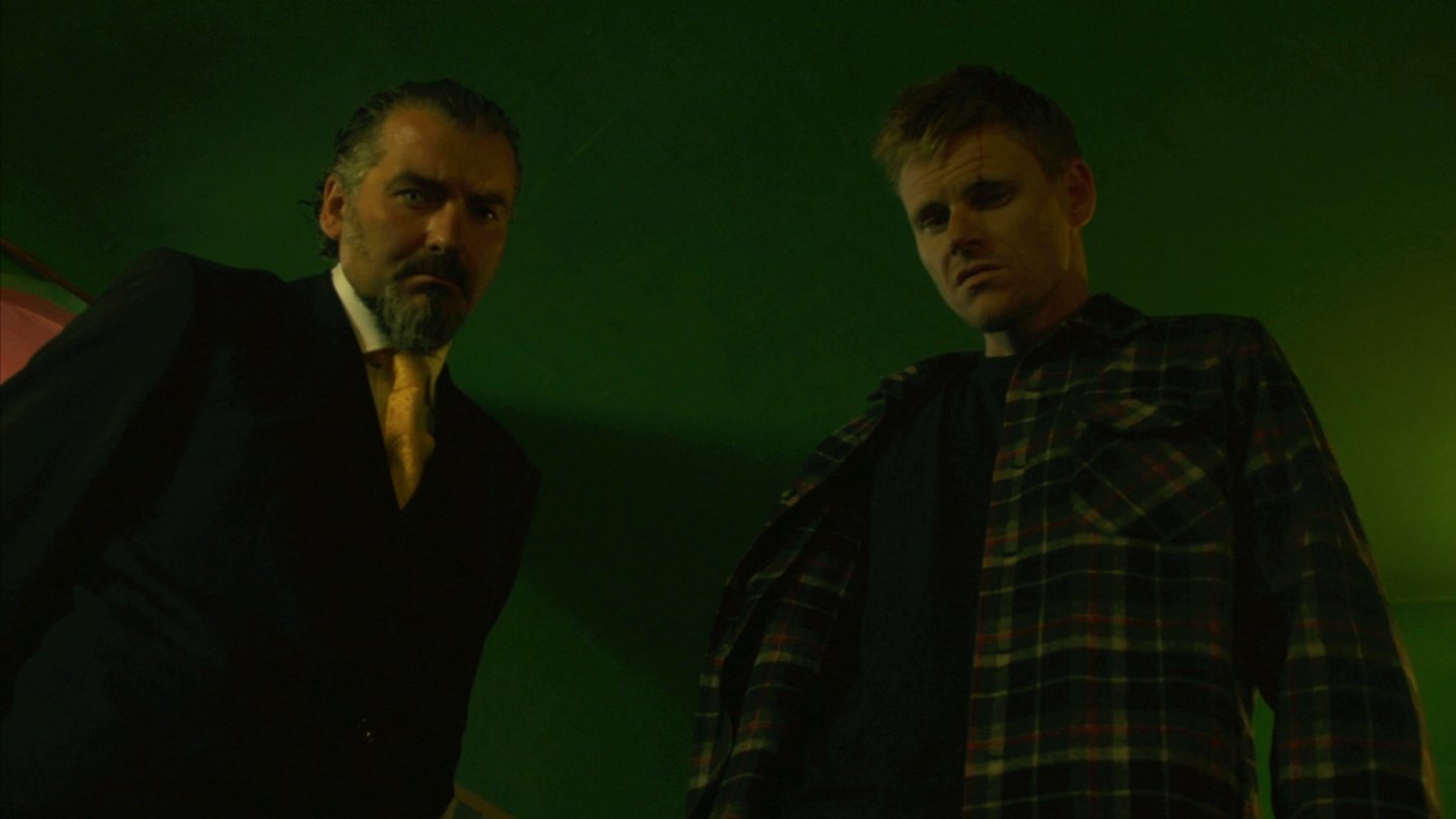 Фото - Стюарт Мур: 1440x810 / 77 Кб