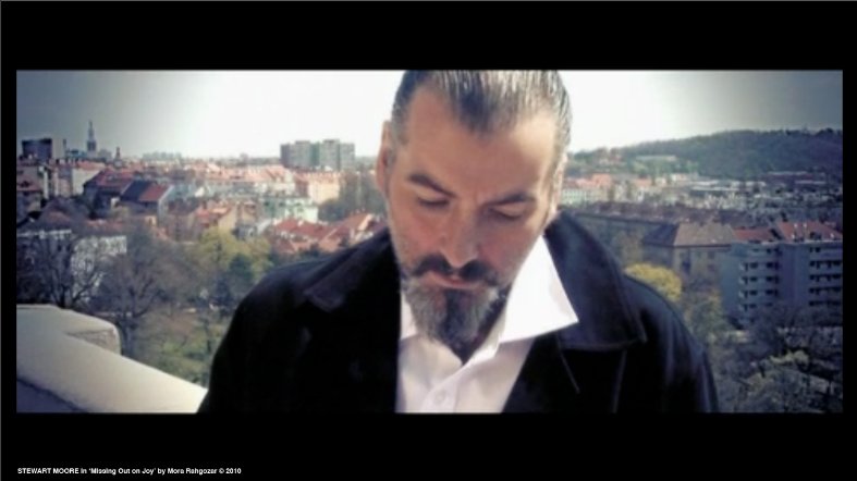 Фото - Стюарт Мур: 787x442 / 43 Кб