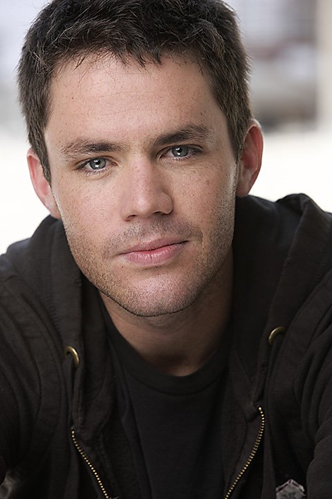 Фото - Пол Ходж: 480x720 / 58 Кб