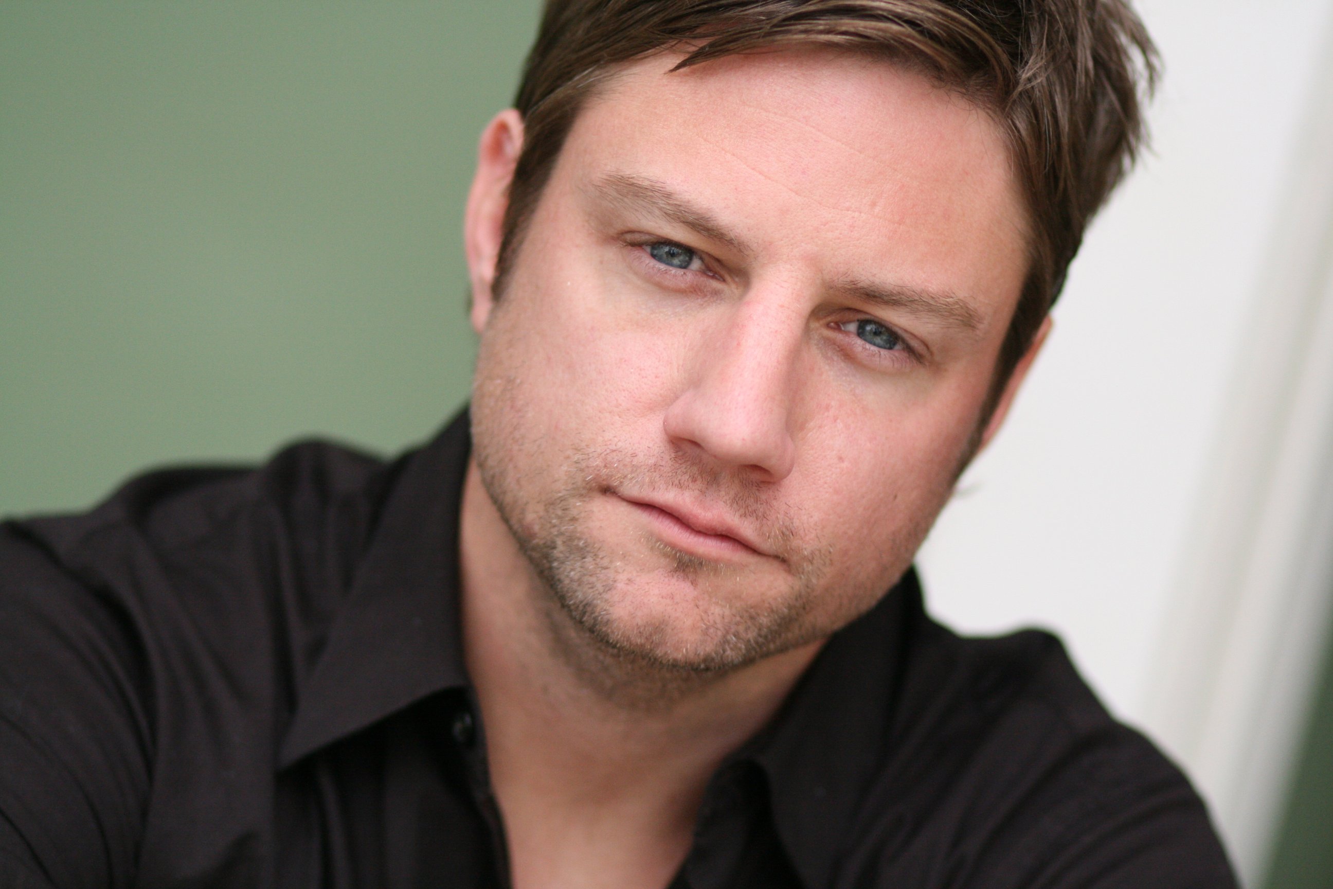 Фото - Scott Forrester: 2592x1728 / 417 Кб