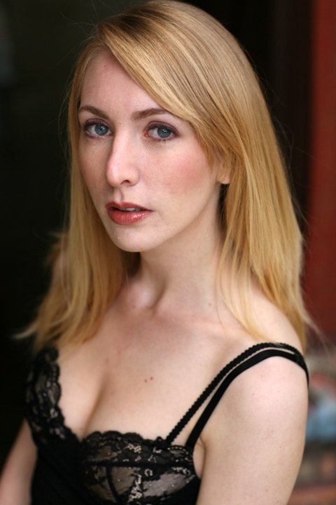 Фото - Кэролайн Болтон: 480x720 / 47 Кб