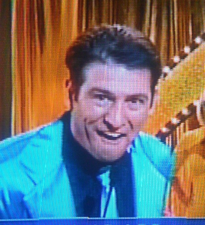 Фото - Alejandro Cuétara: 687x755 / 159 Кб