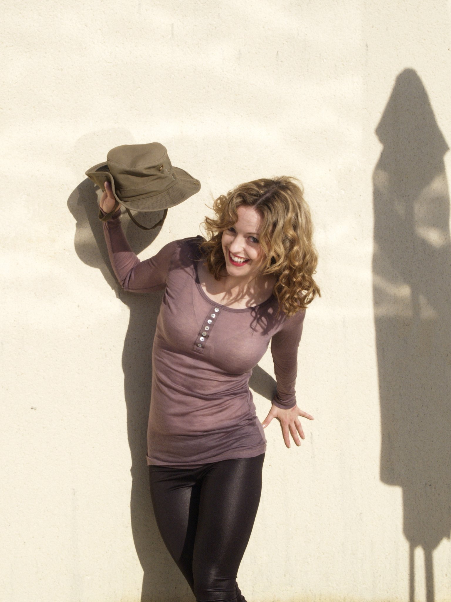 Фото - Amy Mathieson: 1536x2048 / 354 Кб