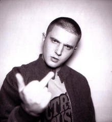 Фото - Ben Drew: 220x240 / 9 Кб