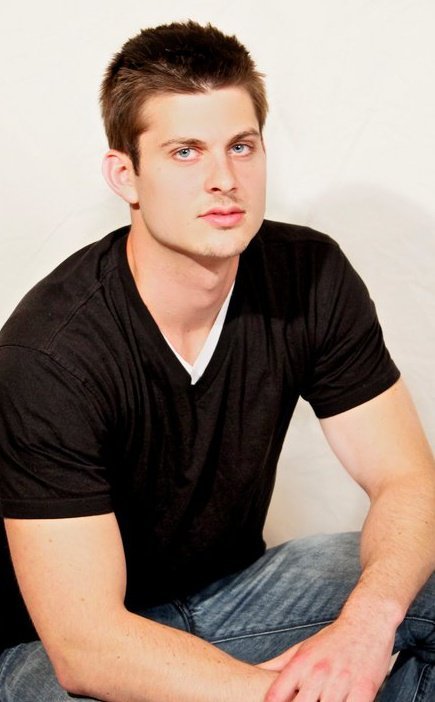 Фото - Frank Apollonio: 435x702 / 44 Кб