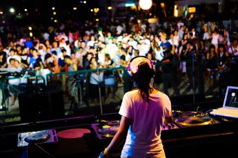 Фото - Karen Jin Beck: 345x229 / 28 Кб