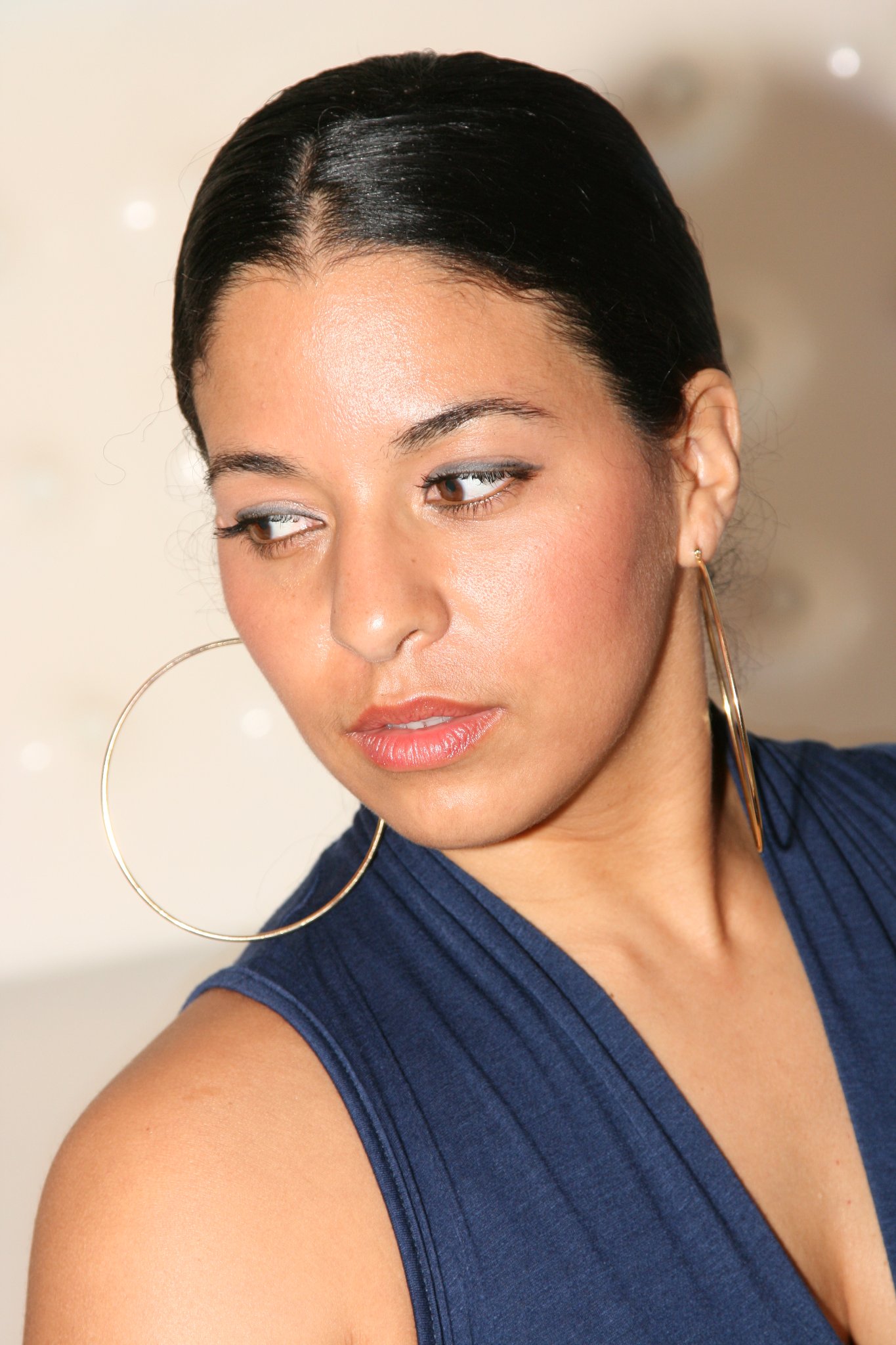 Фото - Shalon Delgado: 1365x2048 / 323 Кб