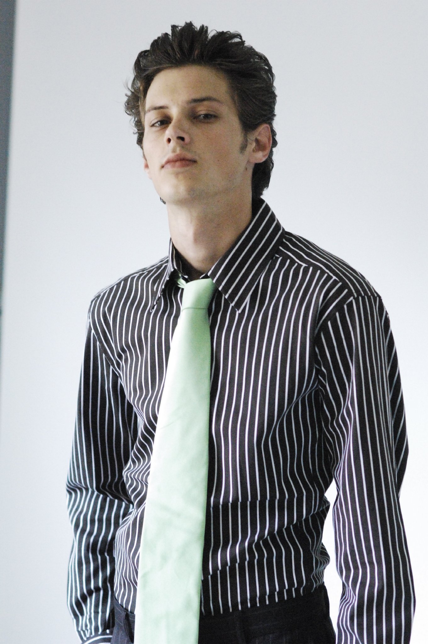 Фото - Кайл Лезерберри: 1360x2048 / 426 Кб