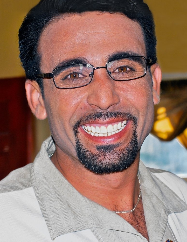 Фото - Ияд Хаджджадж: 775x1001 / 166 Кб