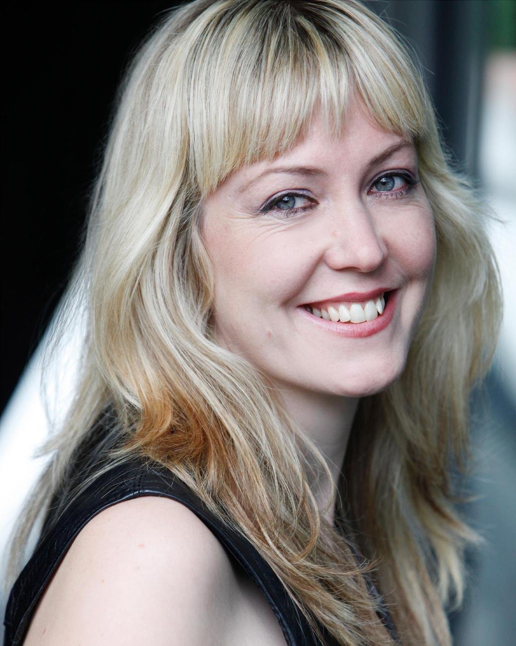 Фото - Georgie Lee-Robinson: 1040x1300 / 195 Кб