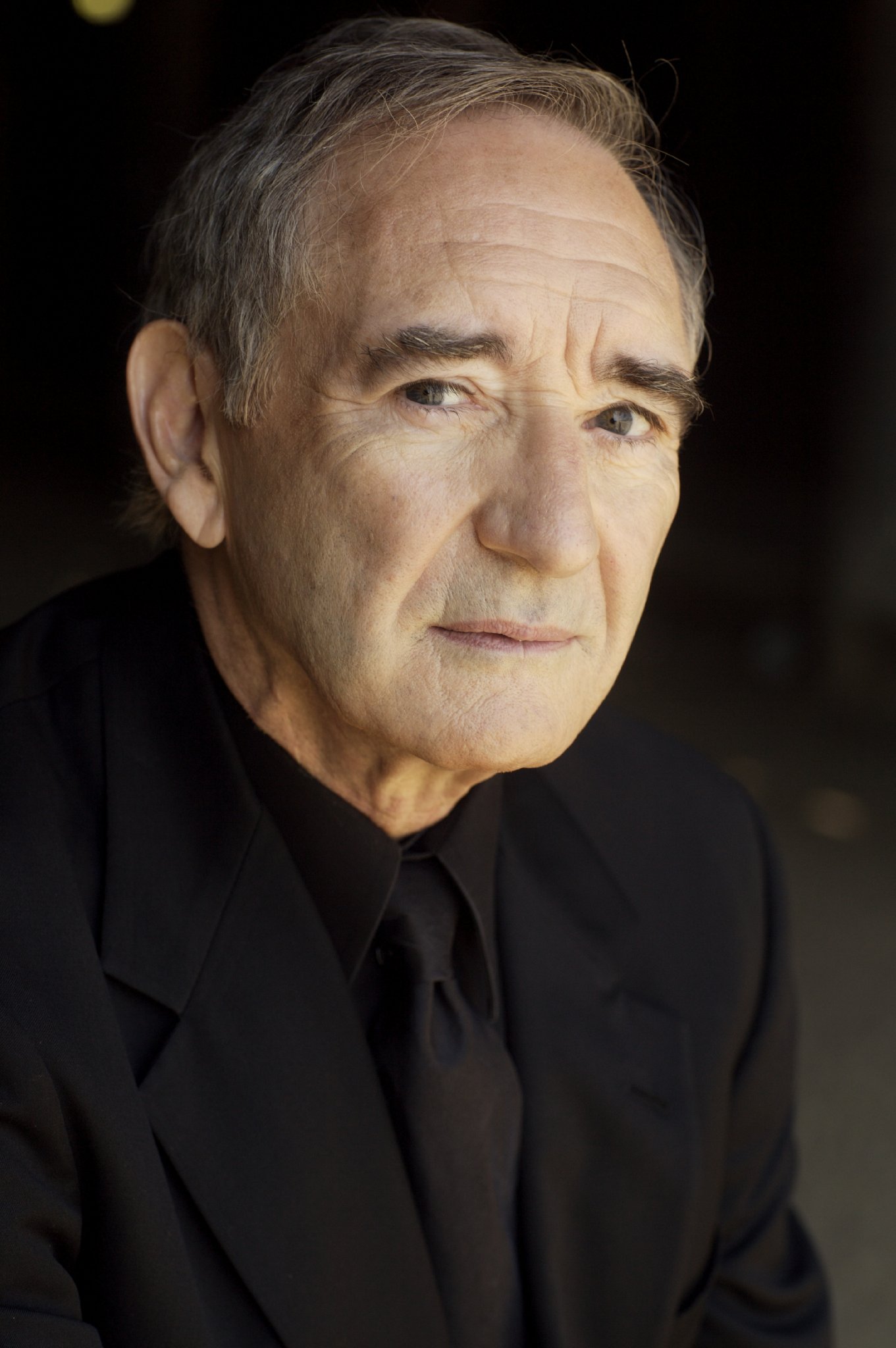 Фото - Garrett Nichols: 1361x2048 / 247 Кб