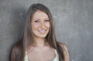 Фото - Kayla Laws: 300x199 / 11 Кб