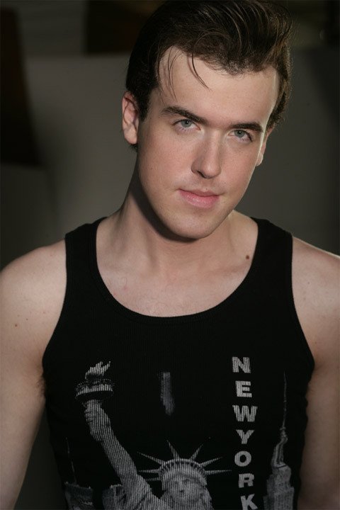 Фото - Daniel Bateman: 480x720 / 42 Кб