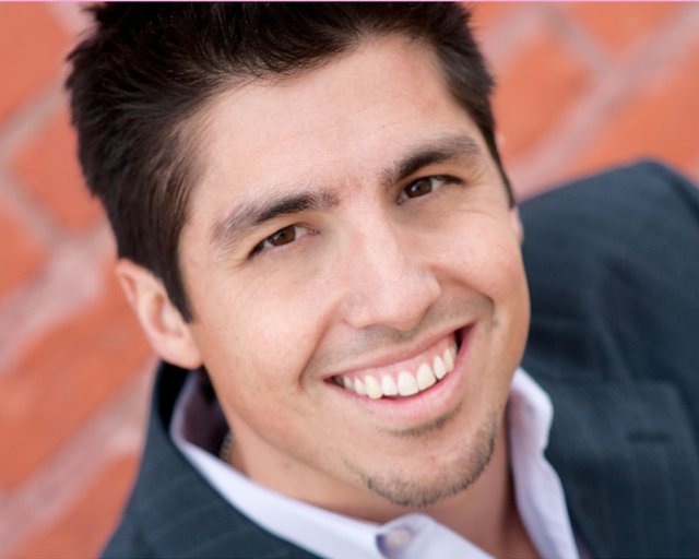 Фото - Nick Errato: 640x512 / 42 Кб