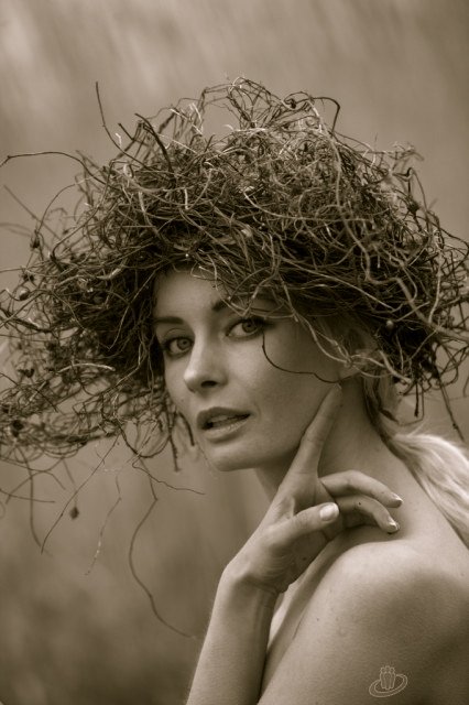 Фото - Айя Терауда: 426x640 / 56 Кб