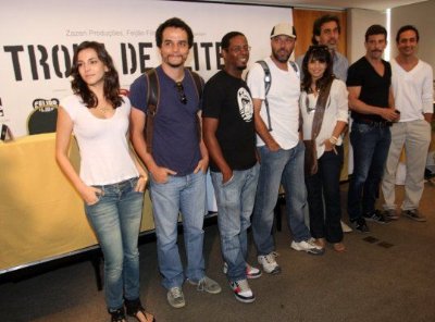 Фото - Tainá Müller: 400x296 / 29 Кб