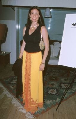 Фото - Мими Роджерс: 256x400 / 19 Кб