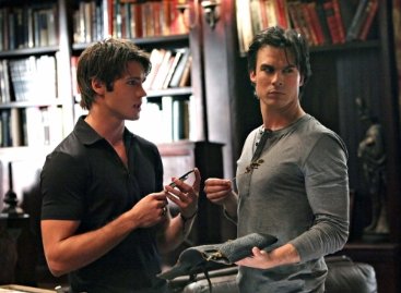 Фото - Стивен Р. МакКуин: 367x269 / 26 Кб