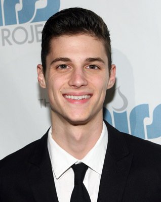 Фото - Кен Бауманн: 318x400 / 19 Кб