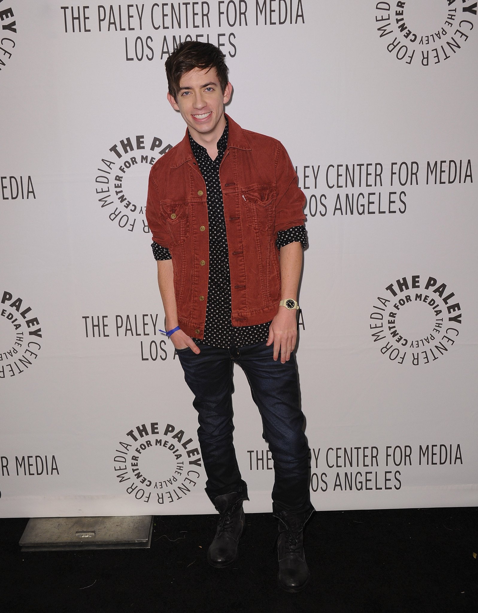 Фото - Кевин МакХэйл: 1597x2048 / 496 Кб