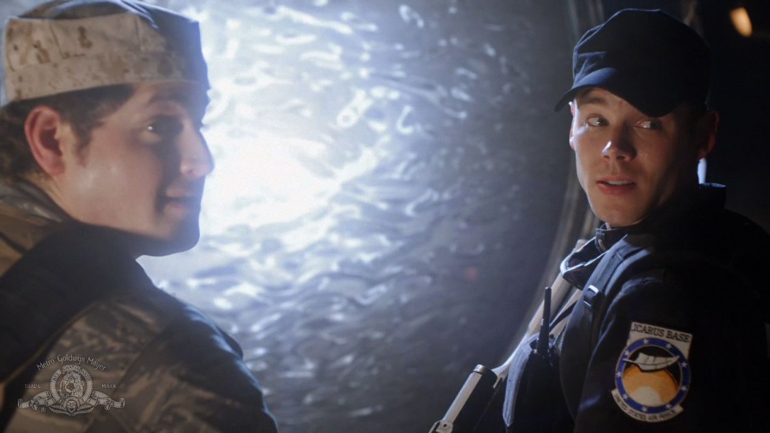 Фото - Брайан Дж. Смит: 1125x633 / 76 Кб