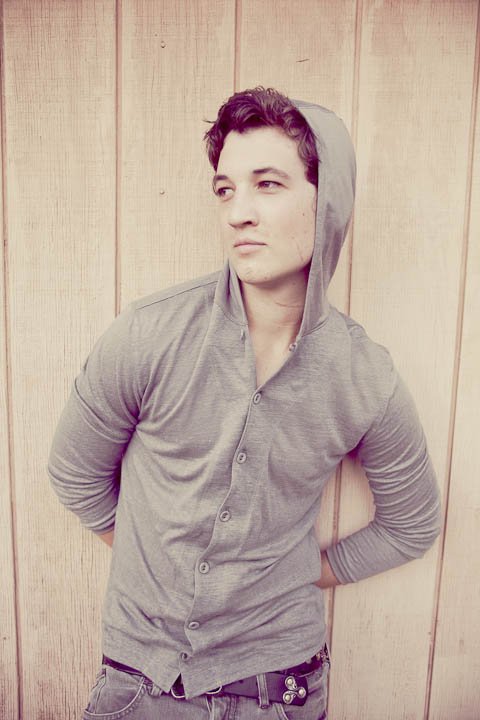 Фото - Майлз Теллер: 480x720 / 58 Кб