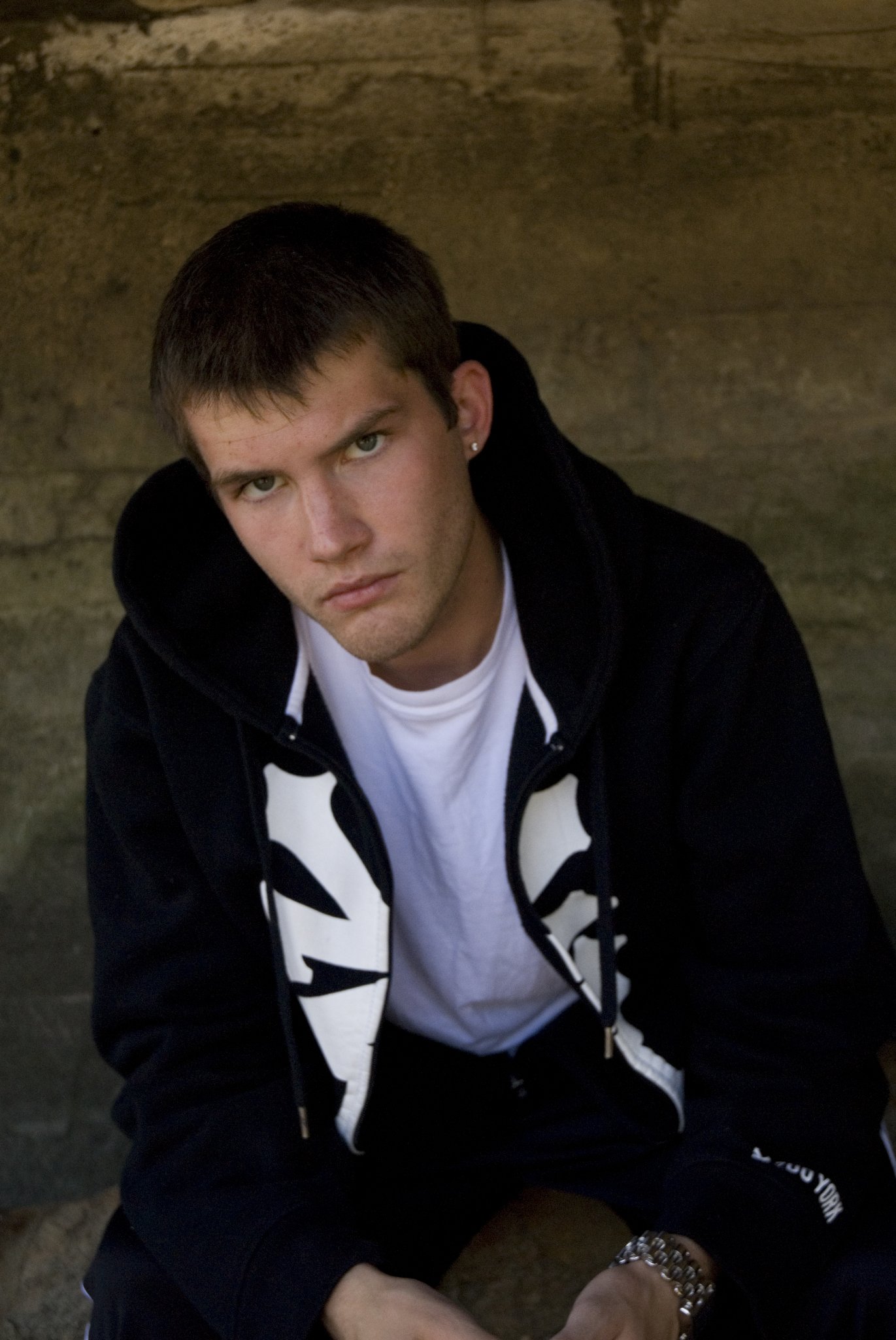 Фото - Scott Lyster: 1371x2048 / 334 Кб