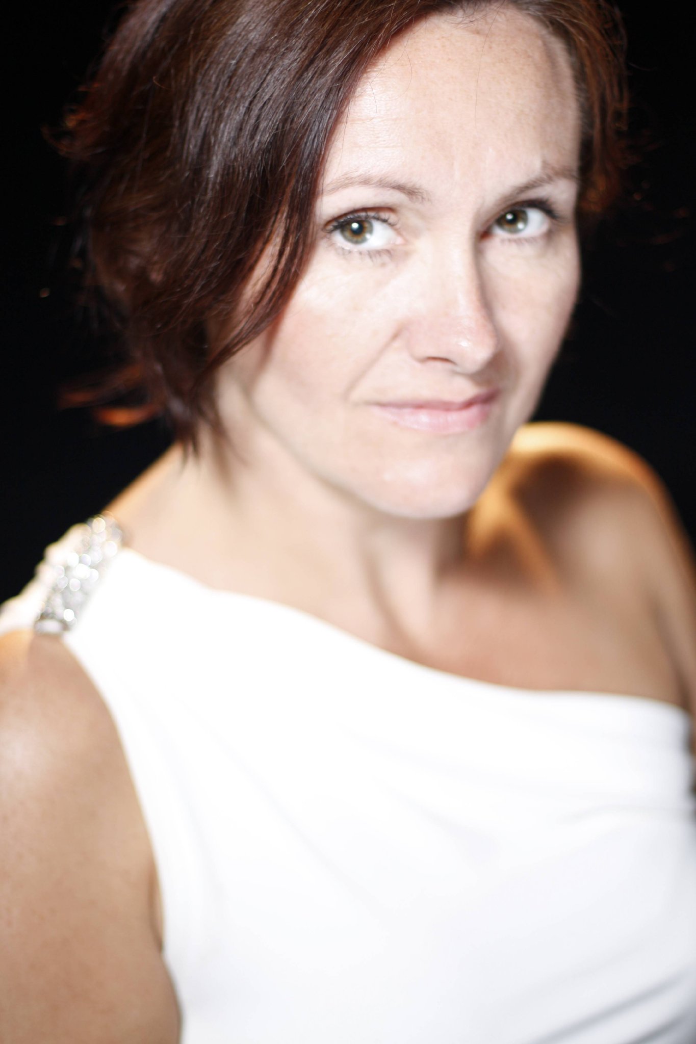 Фото - Debra Baker: 1365x2048 / 179 Кб