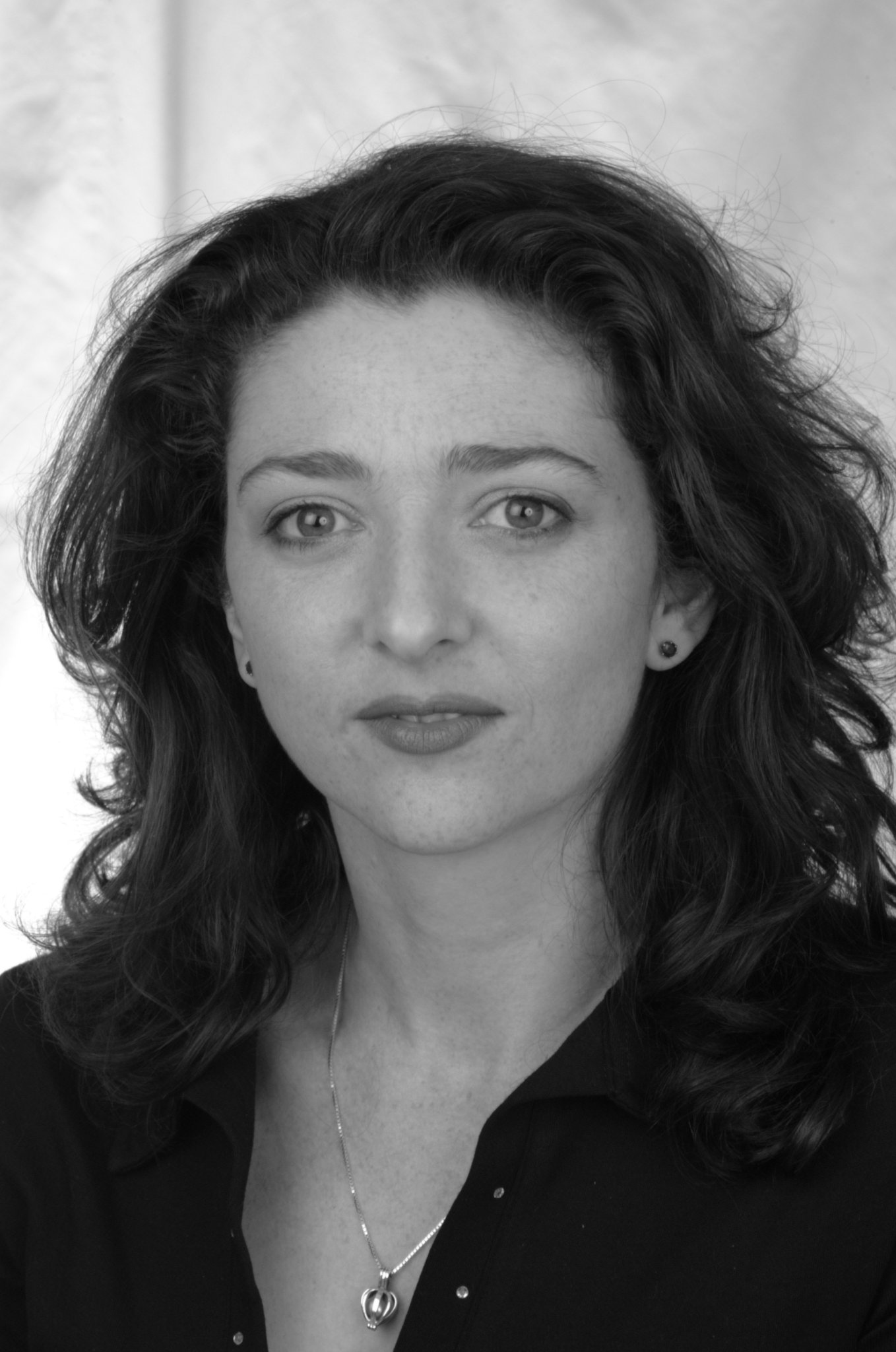 Фото - Sarah Jane Warren: 1358x2048 / 267 Кб