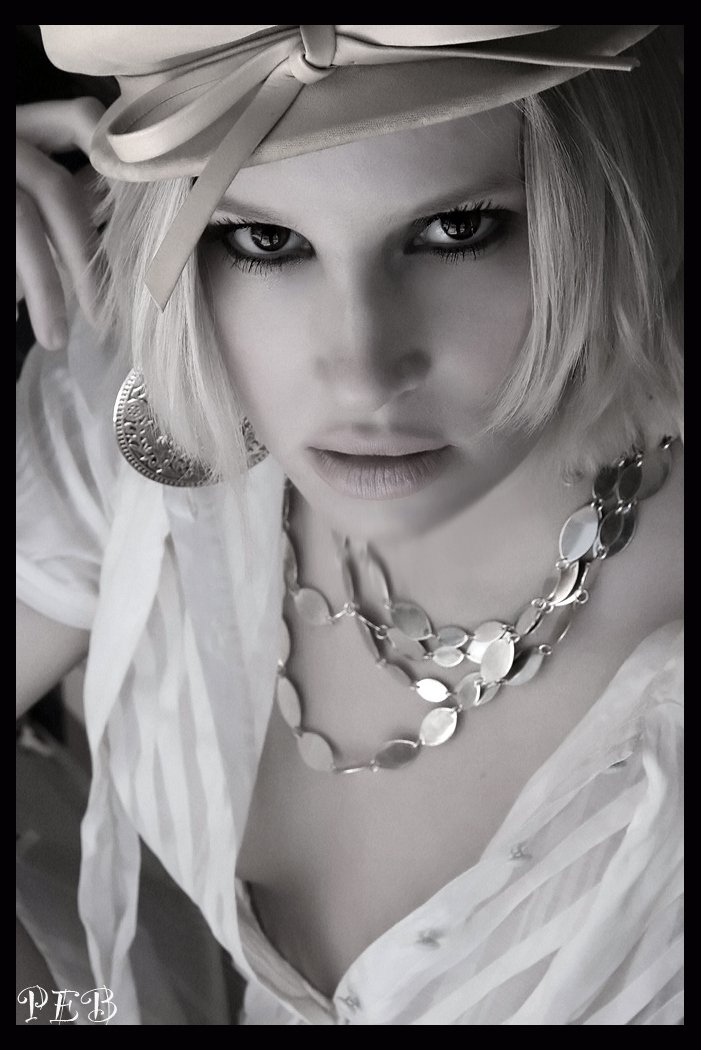 Фото - Хейли Дерриберри: 701x1050 / 102 Кб