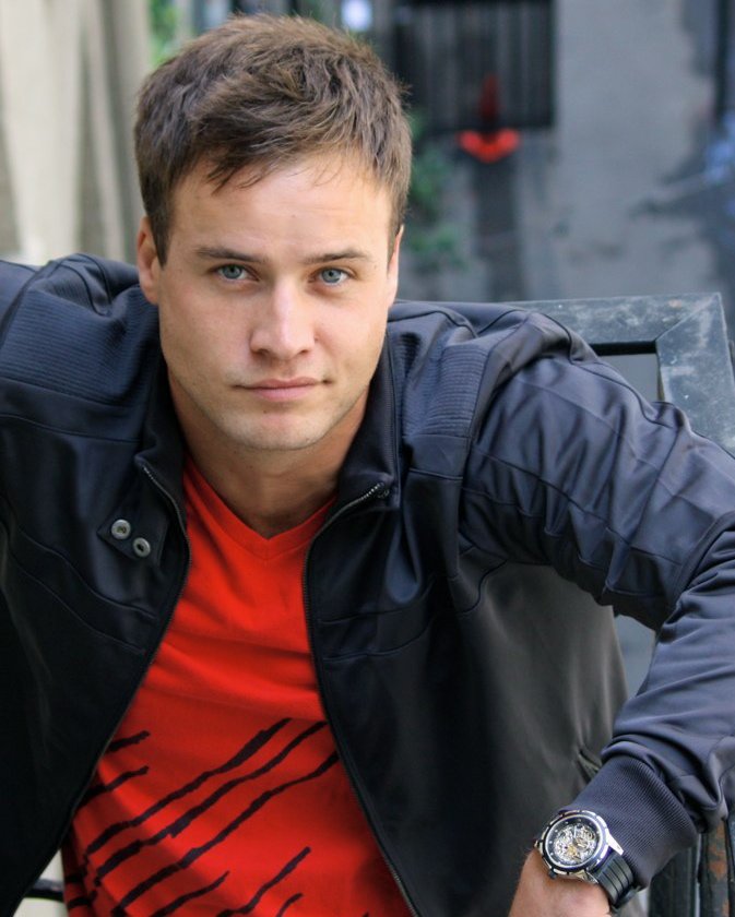 Фото - Gavin Bristol: 673x840 / 82 Кб