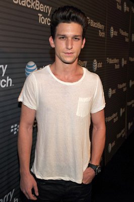 Фото - Дарен Кагасофф: 266x400 / 21 Кб