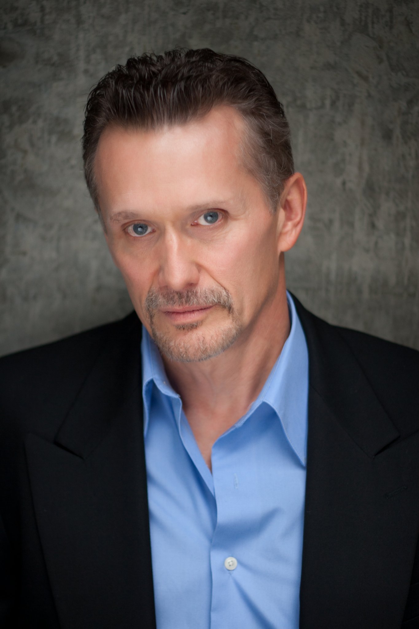 Фото - David Poland: 1365x2048 / 227 Кб