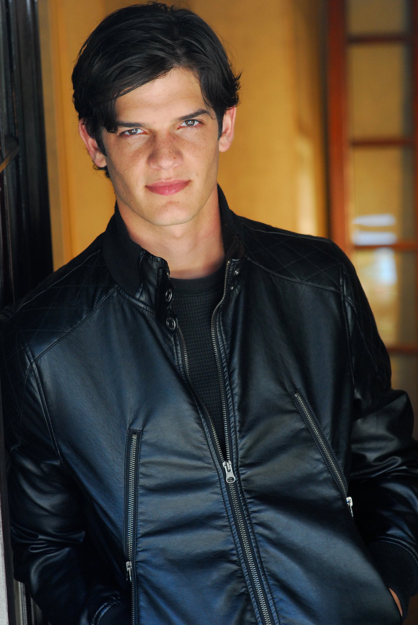 Фото - Joel Sappington: 1371x2048 / 363 Кб