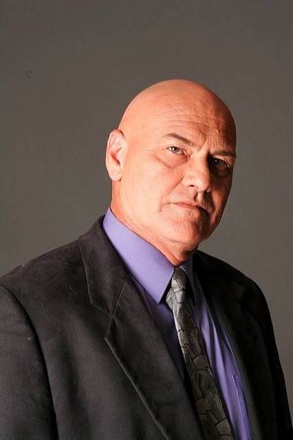 Фото - Edward Cummings: 426x640 / 33 Кб