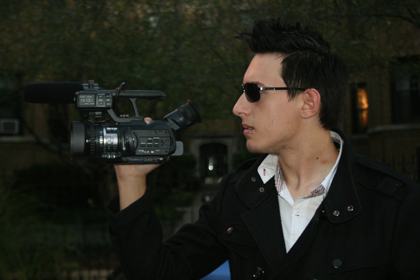 Фото - Брайан Бейзил: 1365x910 / 115 Кб