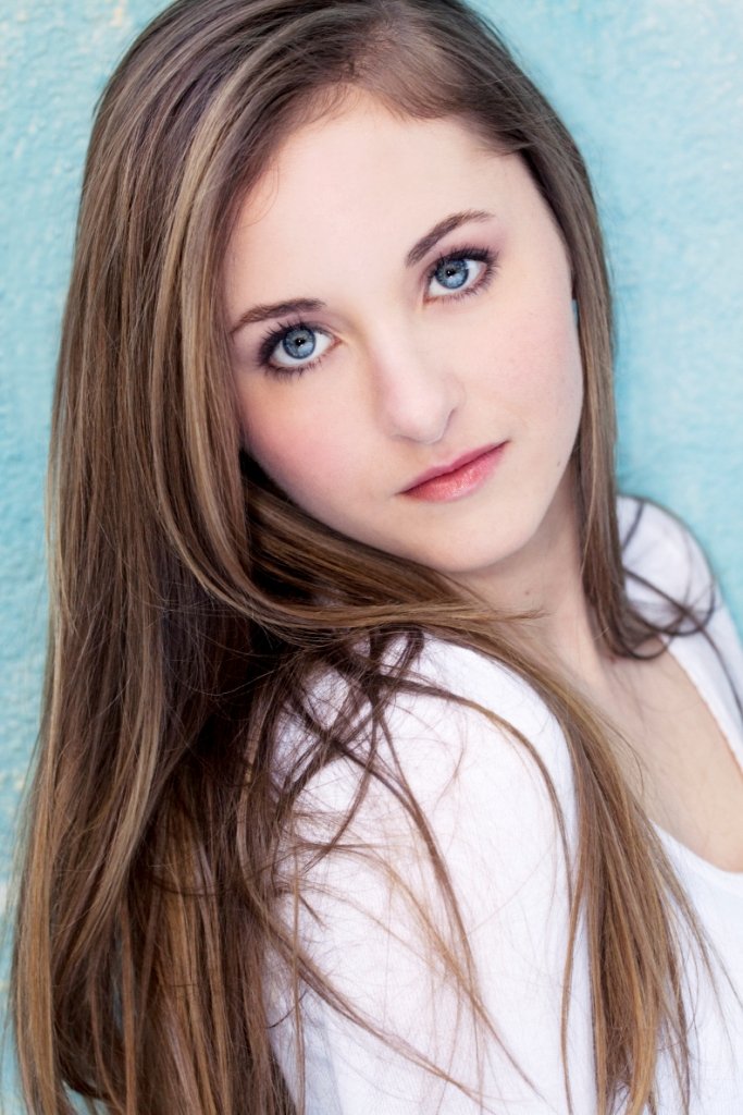 Фото - Рэйчел Дж. Фокс: 683x1024 / 127 Кб