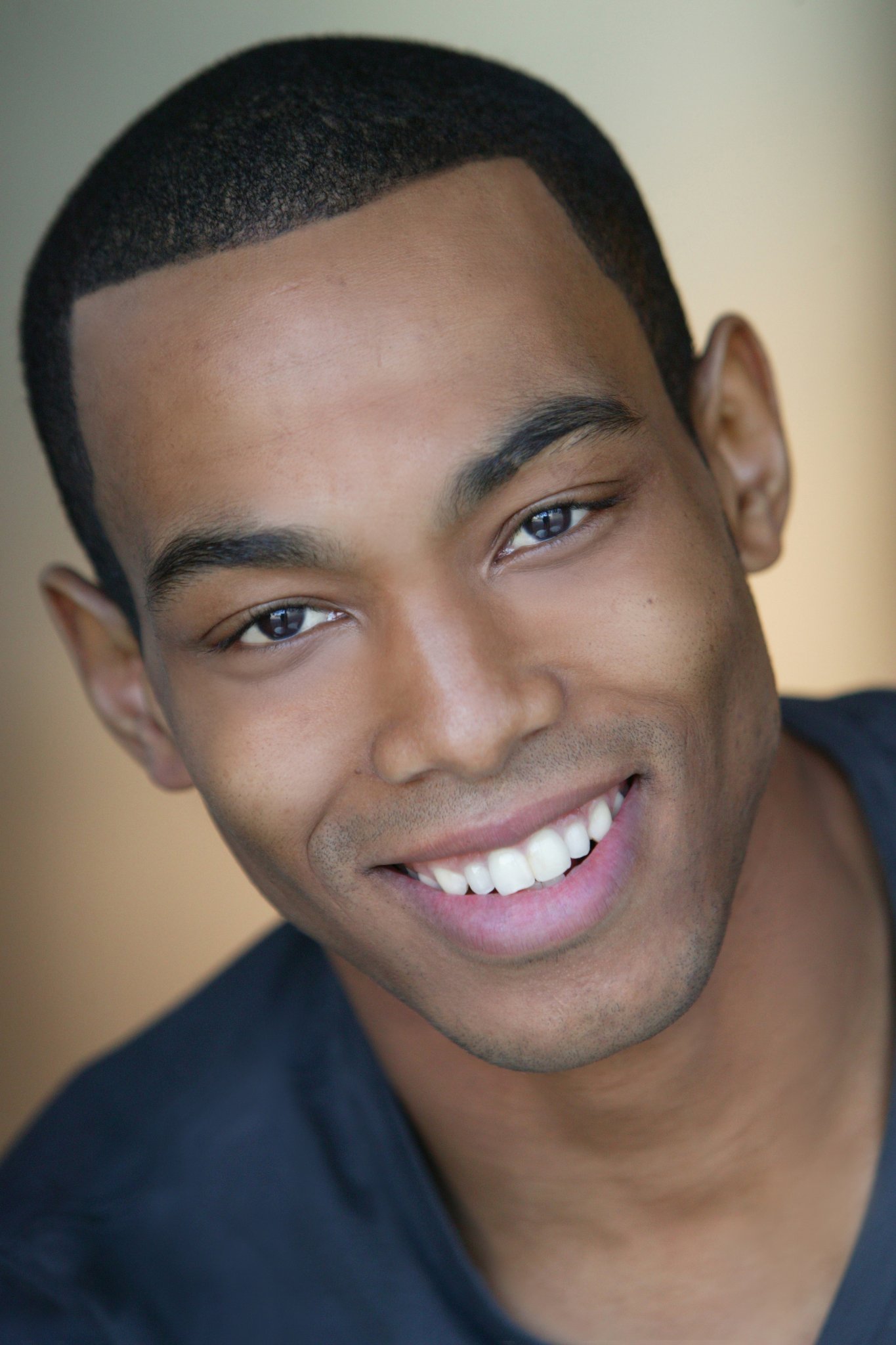 Фото - Роджер Эдвардс: 1365x2048 / 268 Кб