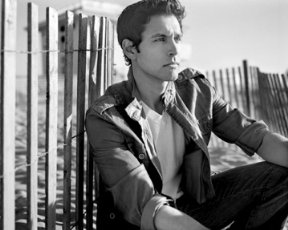 Фото - Дин Уэст: 288x230 / 18 Кб