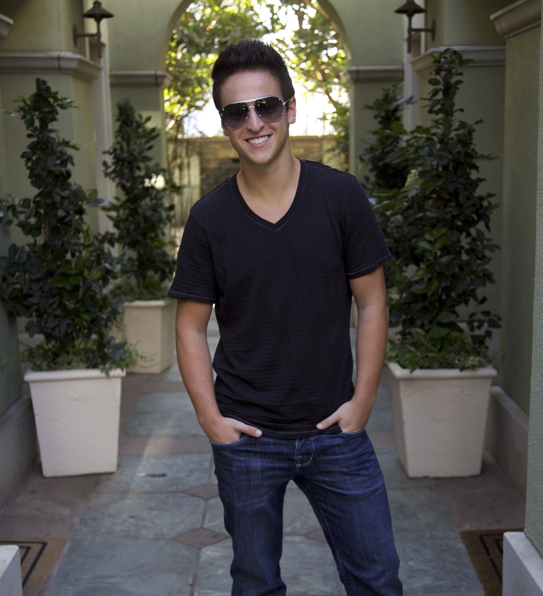 Фото - Колтон Ласатер: 1865x2048 / 381 Кб