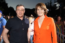 Фото - Роберт А. Айгер: 267x178 / 13 Кб