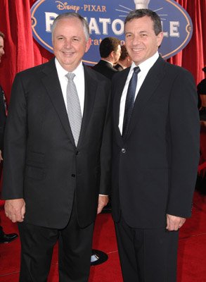 Фото - Роберт А. Айгер: 293x400 / 23 Кб